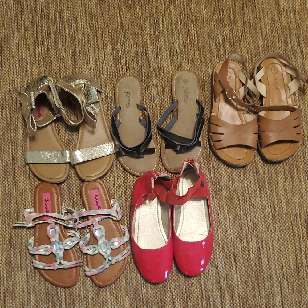 Little Girls' Assorted Sandals Bundle Size 1